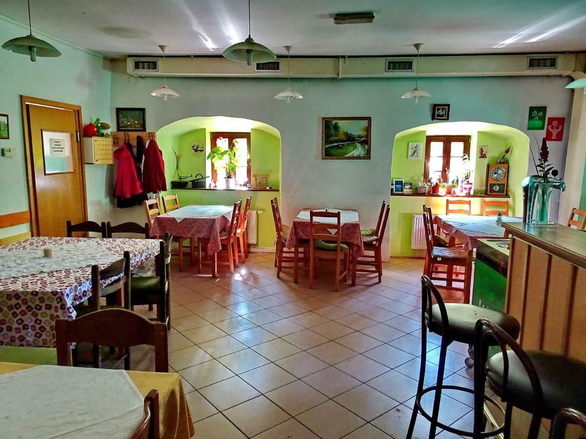 Dom Pristava Hotel Jesenice Luaran gambar